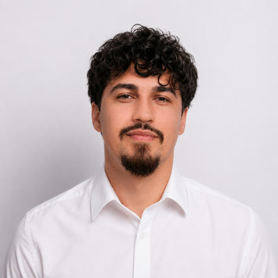 Карен — засновник Opora AI